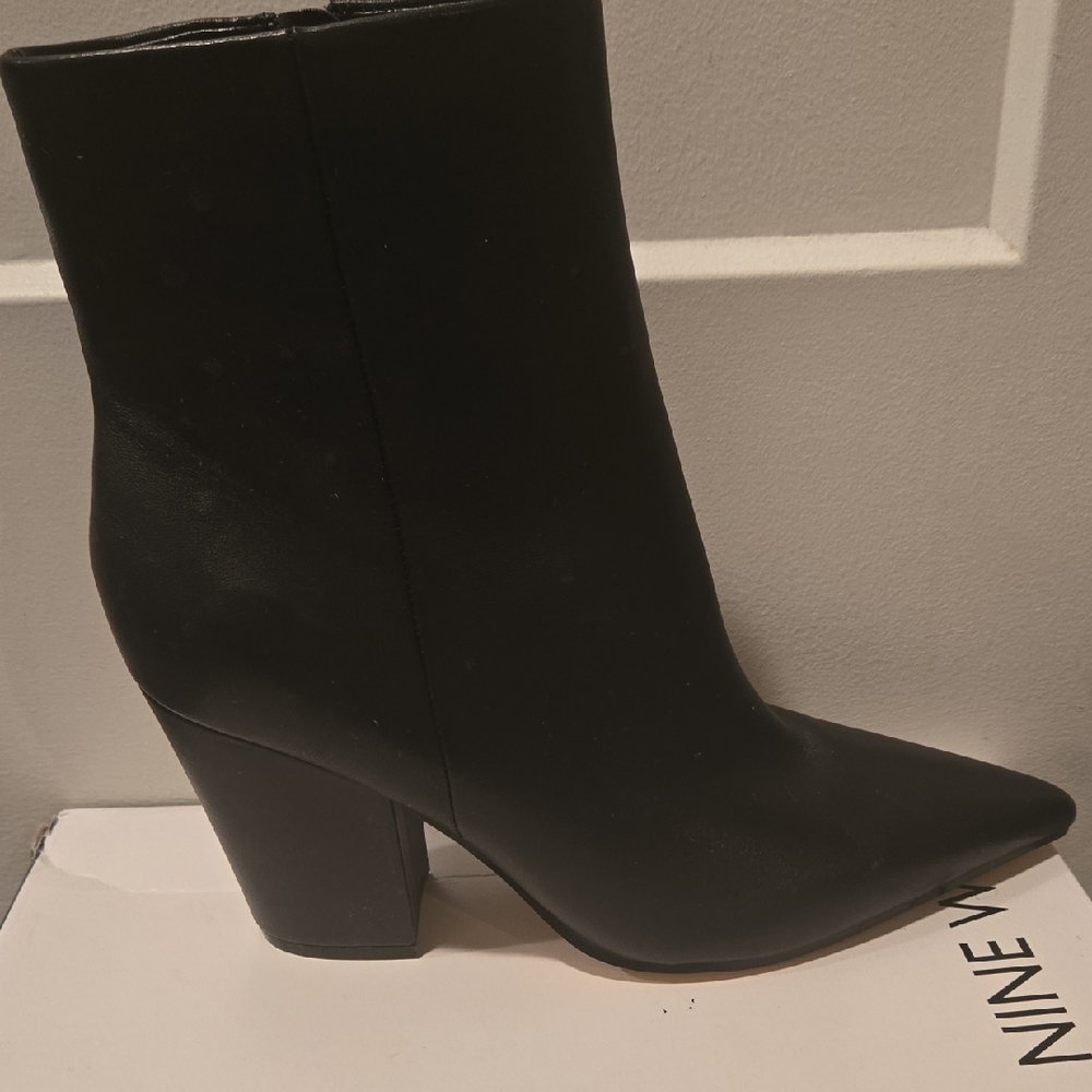 Nine West Ariza Black Leather Heeled Boots 9.5Womens! New